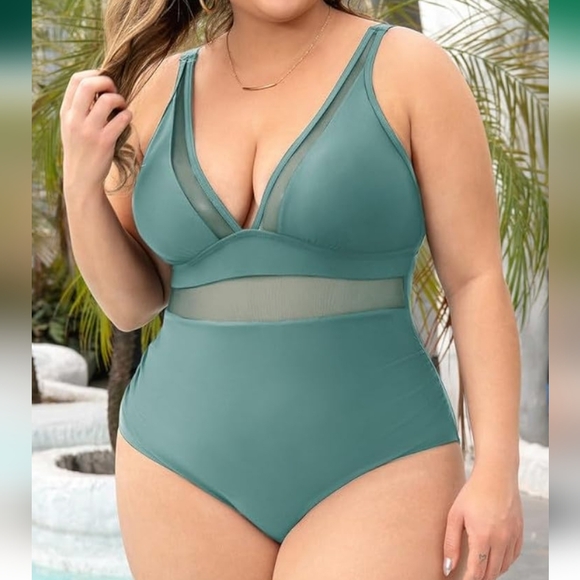 PLUS SIZE Mesh Swimsuit - Picture 2 of 9